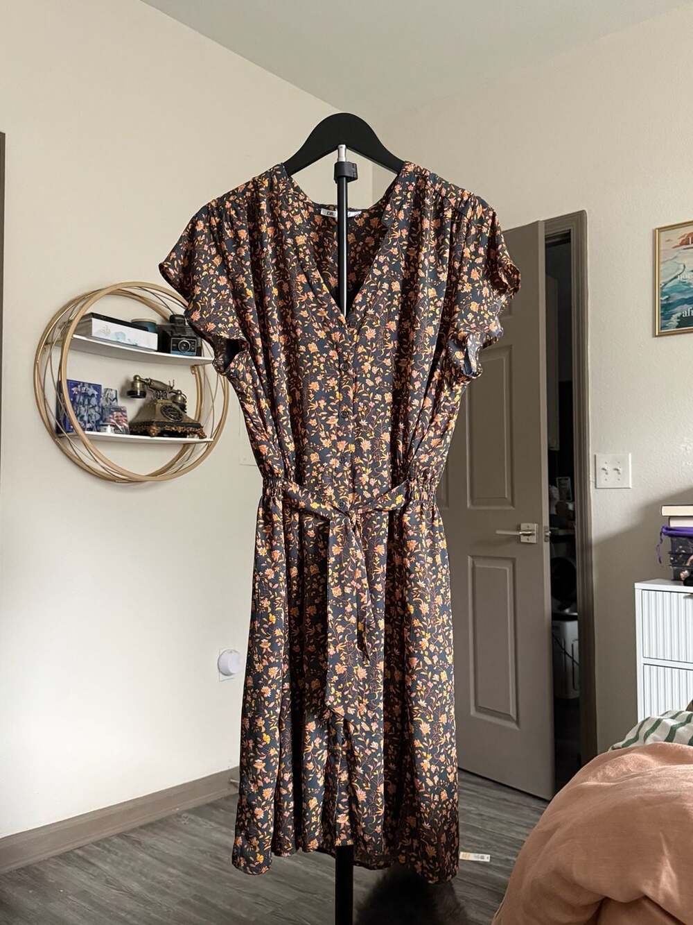 DR2 Floral Dress Size XL Surplice Short Sleeve Midi Belted